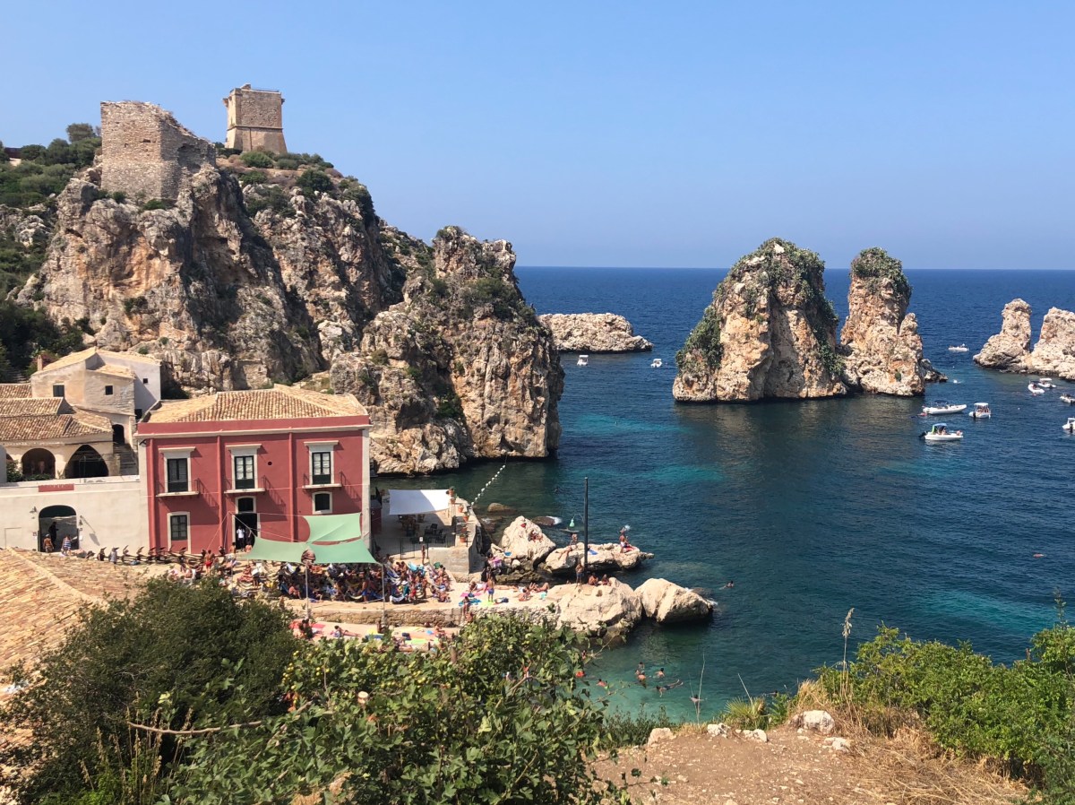 2E5A9E26-8D03-4ABE-B638-871242440388